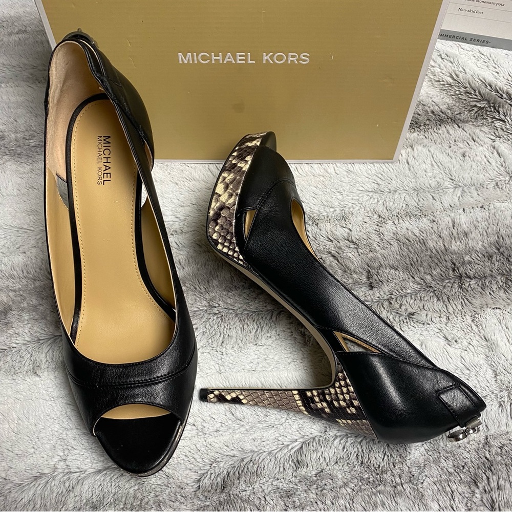 NWOT Michael Kors Hamilton Snakeskin Heels